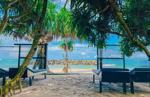 Hikkaduwa Villa | Oceanfront Retreat at Sea Shell Villa Hikkaduwa with Beach Access
