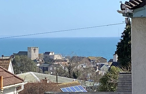 Lyme Regis Apartment | Seaside Apartment with Scenic Views and Parking Available