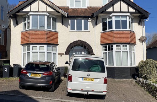 Lyme Regis Apartment | Seaside Apartment with Scenic Views and Parking Available