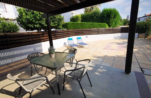 Chlorakas Villa | Seaside Holiday Villa: Oceanfront Bliss with Top Amenities