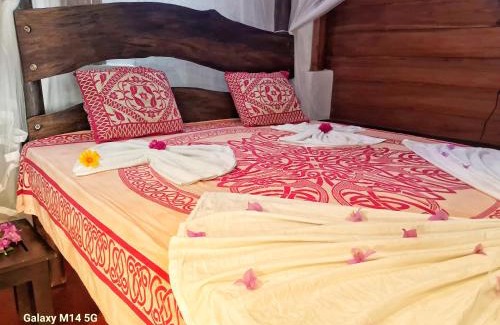 Tangalle House | Beachfront Paradise: Sea Sound Cabana & Restaurant Awaits