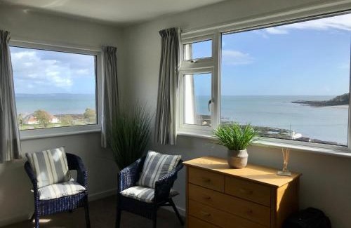 West Looe Apartment | Sea Spirit - Modern Apartment with Breathtaking Sea Views