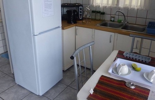 Margate Beach House | Sea Spray - Private Unit with Ocean View and Kitchen Amenities