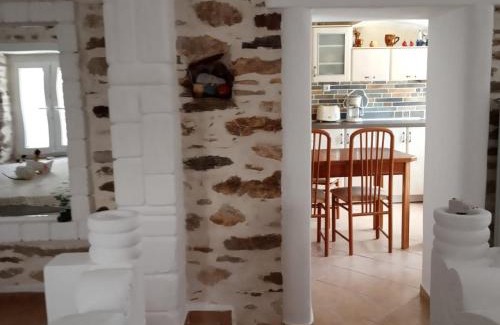 Skala Sotiros Apartment | Family-Friendly Getaway at Sea&Stone Apartment - Rated 9.8