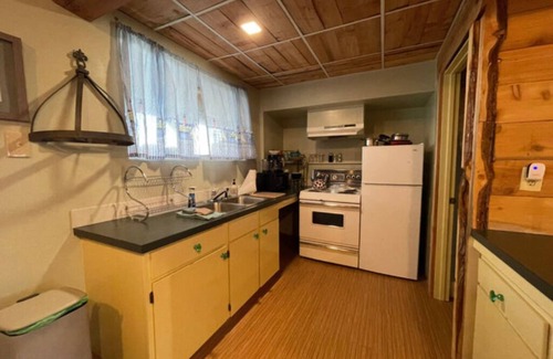 Tokeland Apartment | Pet-Friendly Sea Studio On the Bay with Family Amenities