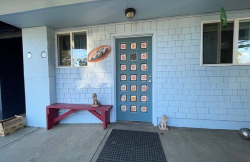 Tokeland Apartment | Pet-Friendly Sea Studio On the Bay with Family Amenities