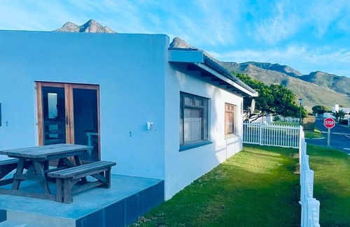 Kleinmond House | Cozy Sea Studio with Ocean View and Pet-Friendly Amenities