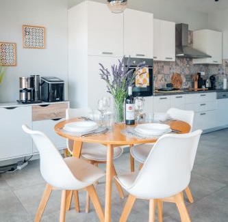 Slatine Apartment | Oceanfront Escape at Apartment Sea Sun Slatine - 10/10 Rating