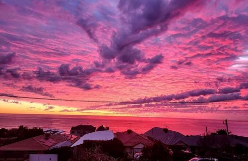 Hallett Cove Apartment | Hallett Cove Beach: Oceanfront Views & Family-Friendly Amenities