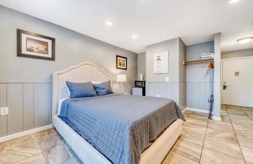 Rockaway Beach House | Discover Sea Treasures Inn: Pet & Child Friendly Getaway