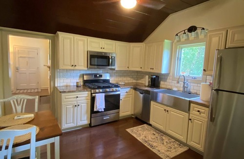 New Bern Cottage | Sea Turtle Cottage - Walk to Everything, Pet-Friendly Paradise
