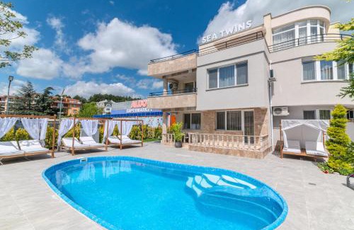 Sunny Beach Apartment | Unwind at Sea Twins Aparthotel, Steps from the Beach