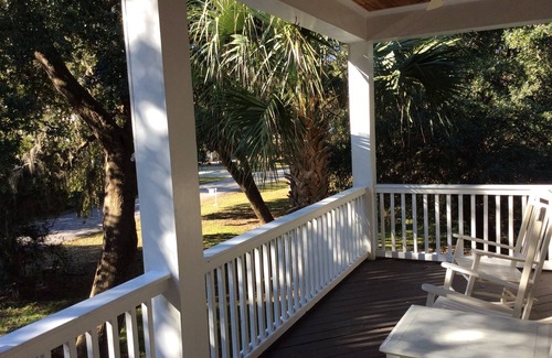 North Litchfield Beach House | Discover the SEA URCHIN Beach House with Pool & Ocean Views
