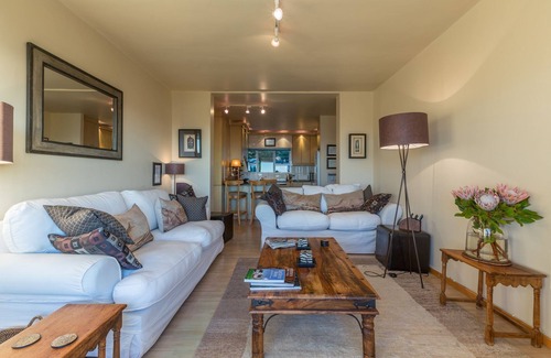 Camps Bay Apartment | Oceanfront Bliss at Sea View 10 Monte Carlo Camps Bay