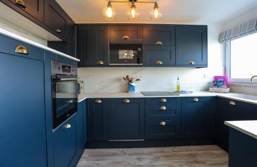 Wittering House | Seaside 3-Bedroom Retreat with Spectacular Sea Views