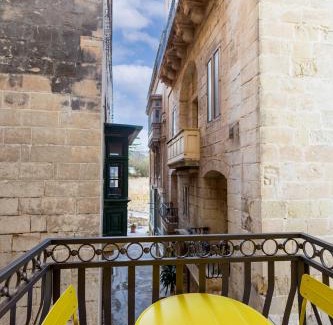 Birgu Apartment | Experience Sea View 34: Family-Friendly with Breakfast