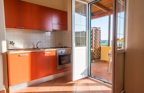 Succhivo Apartment | Oceanfront Retreat: 4-Bed Oasis with Hot Pool & Spa