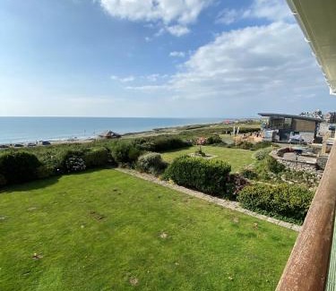Porthcawl House | Oceanfront 5-Bed House Near Water Sports & Golf