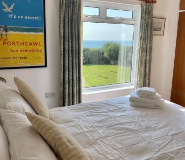 Porthcawl House | Oceanfront 5-Bed House Near Water Sports & Golf