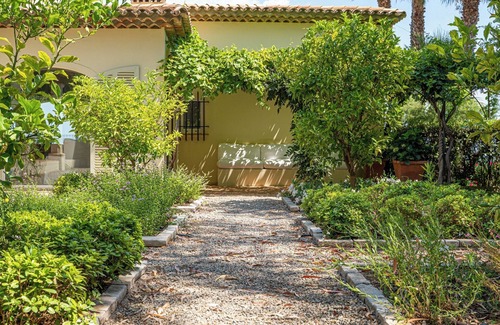 Cote d'Azur- French Riviera Villa | Breathtaking Sea View Rooms in Saint-Tropez Await You