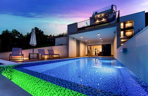 Opatija Villa | Relaxing Villa with Sea View and Pool Amenities Await