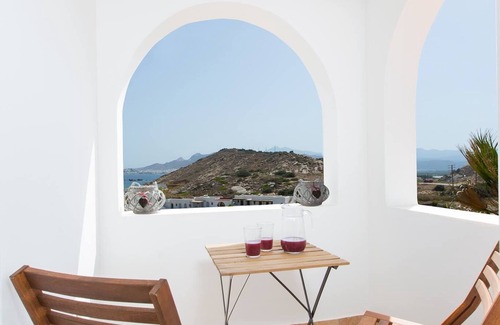 Stelida Apartment | Cozy Sea View Apartment with Patio Access and Breakfast