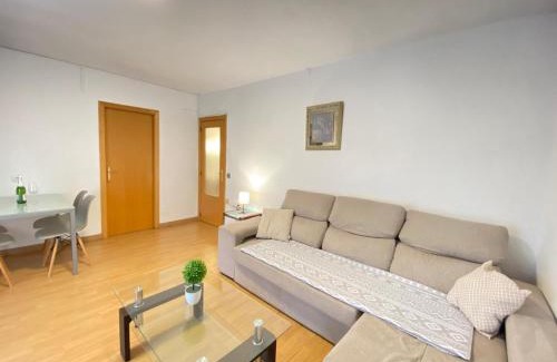 Raval Roig Apartment | Sea view apartment Santa Barbara