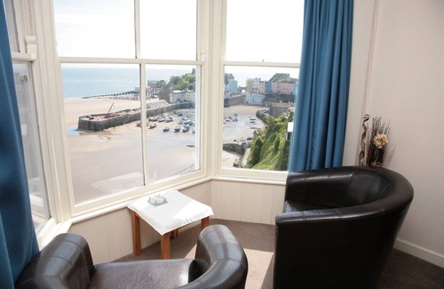 Tenby Apartment | Oceanfront Sea View Apartment in Tenby, Pembrokeshire
