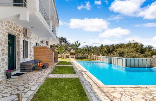 Kavallos Apartment | Ocean View Apartments with Pool and Pet-Friendly Amenities