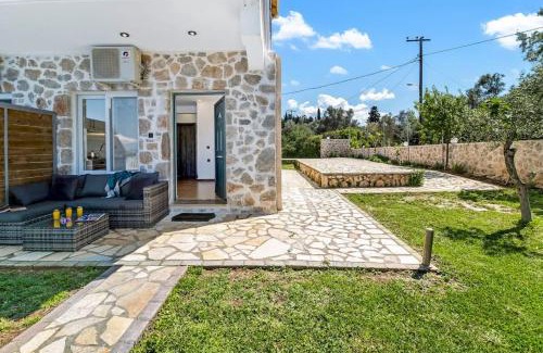 Kavallos Apartment | Ocean View Apartments with Pool and Pet-Friendly Amenities