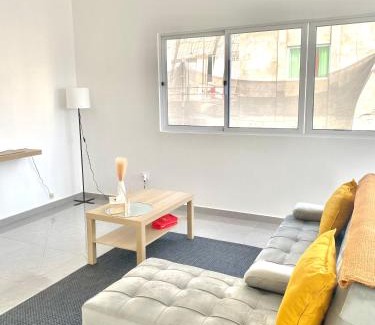 Santa Cruz Apartment | Budget-Friendly Vila de Santiago Apartment with Family Amenities