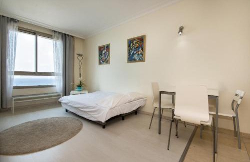 Haifa Apartment | Oceanfront Sea View Apartment with Breakfast & Family-Friendly