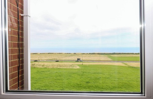 South Shields Cottage | Sea View Cottage: Pet-Friendly Retreat with Garden Bliss