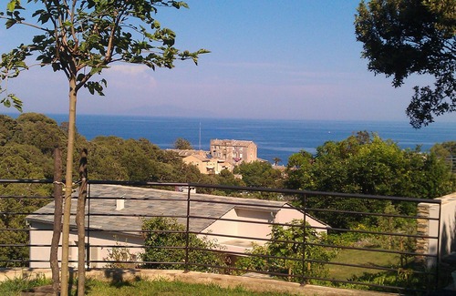 Erbalunga Apartment | Indulge at Luciani House: Oceanfront Bliss & 9.8 Rating