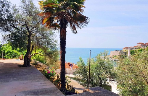 Rana House | Sea View Family Apartment with Breakfast Included