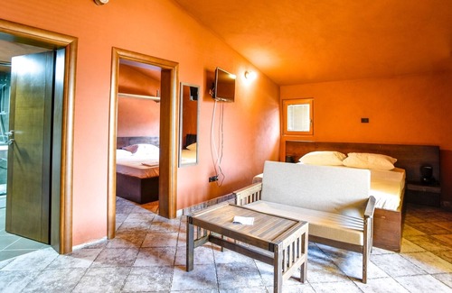 Zeljeznica Apartment | Sea View Flat w Balcony in Bar Montenegro