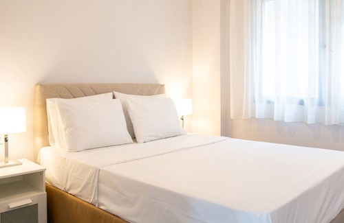 Akbuk Apartment | Cozy Sea View Flat with Pool, Steps from the Beach