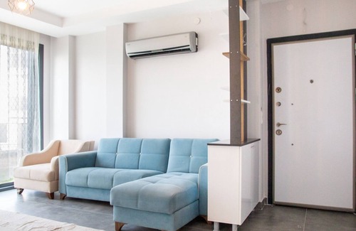 Akbuk Apartment | Cozy Sea View Flat with Pool, Steps from the Beach