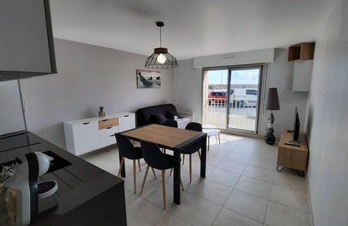 Binic Apartment | Oceanfront Apartment with Pool and Spa near Beaches