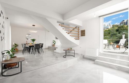 Chania Apartment | Sea View Home: 4-Star Family Retreat with Perfect Reviews