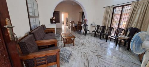 Ullal House | Tranquil Sea View Homestay: Family-Friendly Retreat