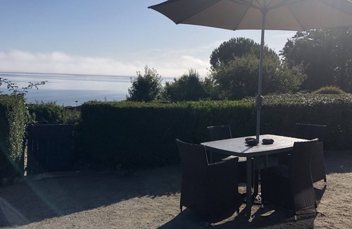 Crozon House | Cozy Sea View House: Pet-Friendly Stay with Beach Access