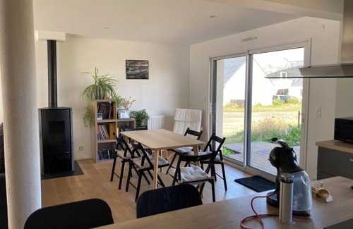 Saint-Guenole House | Cozy Sea View House Steps from the Beach with Pool