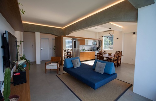 Leblon Apartment | Oceanfront Retreat with Kitchen in Rio de Janeiro