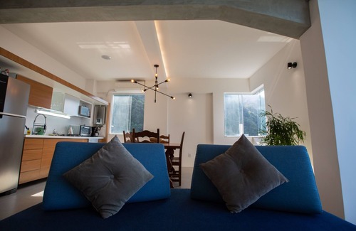 Leblon Apartment | Oceanfront Retreat with Kitchen in Rio de Janeiro