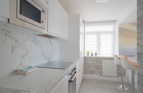 Kemptown Apartment | Oceanfront Kemptown Holiday Let with Family-Friendly Amenities