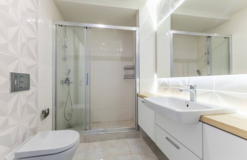 Kartal Apartment | Sea View Residence: Modern Comfort Steps from Metro