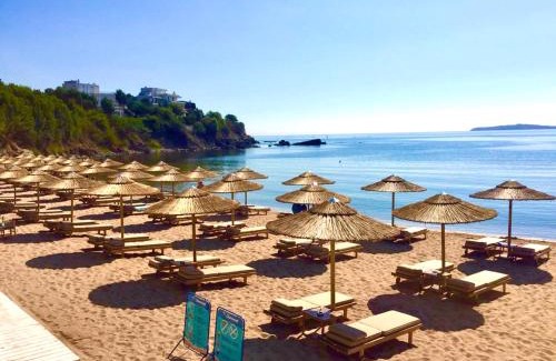 Chernomorets Apartment | Oceanfront Getaway: Sea View NewApartment in Chernomorets