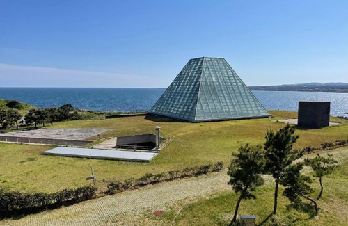Seongsan Apartment | Cozy Sea View at Ocean Star Resort - Family Friendly Retreat
