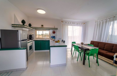 Porto Palo Villa | Beachside Retreat with Jacuzzi, 400m to Blue Flag Beach